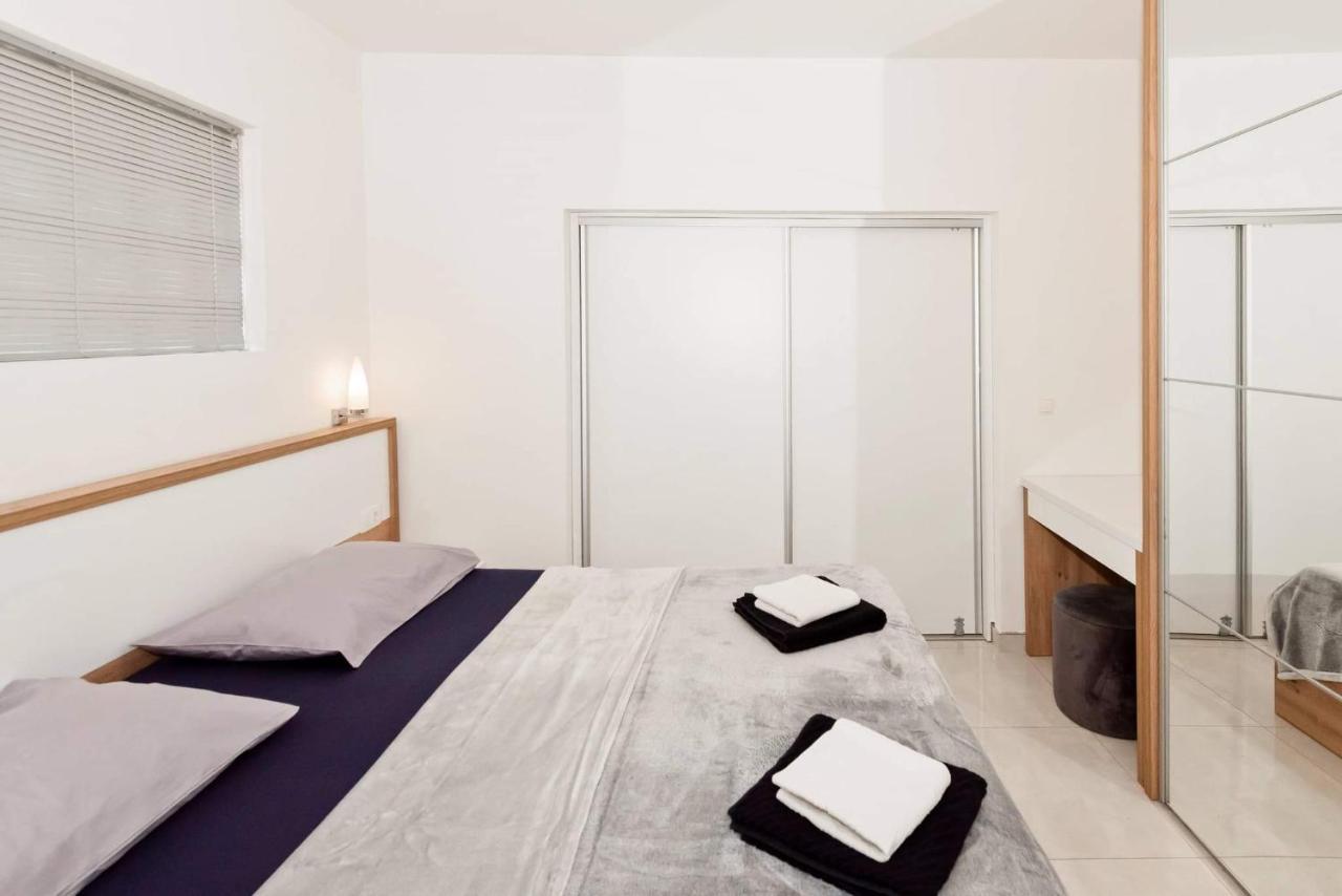 Apartment White Pearl Ražanac Eksteriør billede