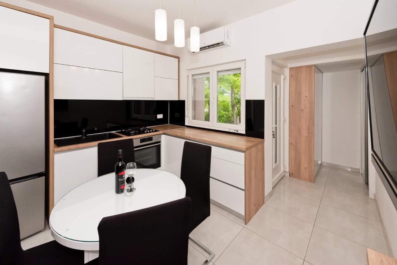 Apartment White Pearl Ražanac Eksteriør billede