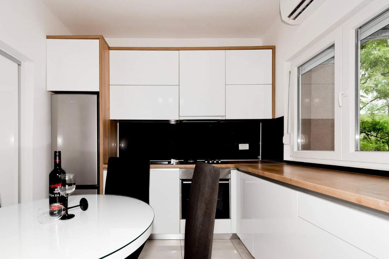 Apartment White Pearl Ražanac Eksteriør billede