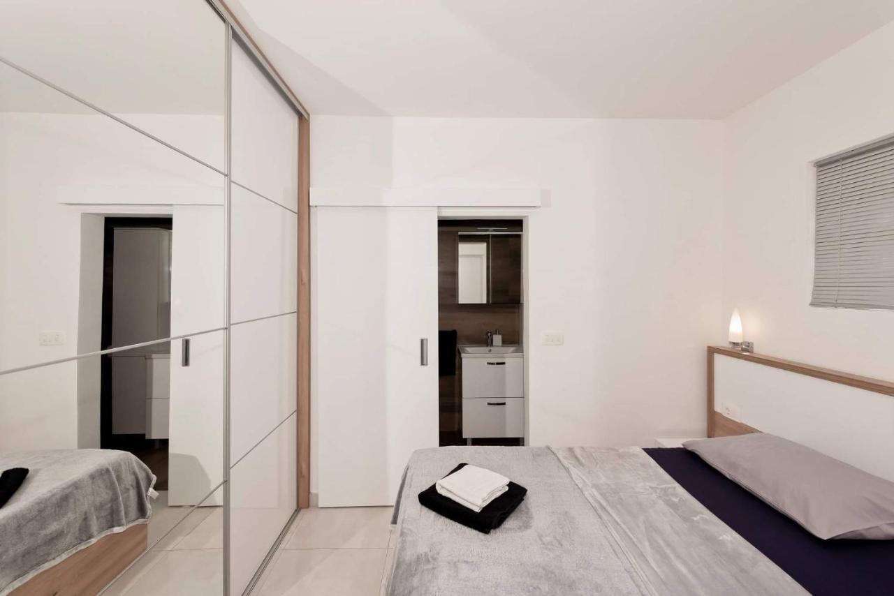 Apartment White Pearl Ražanac Eksteriør billede